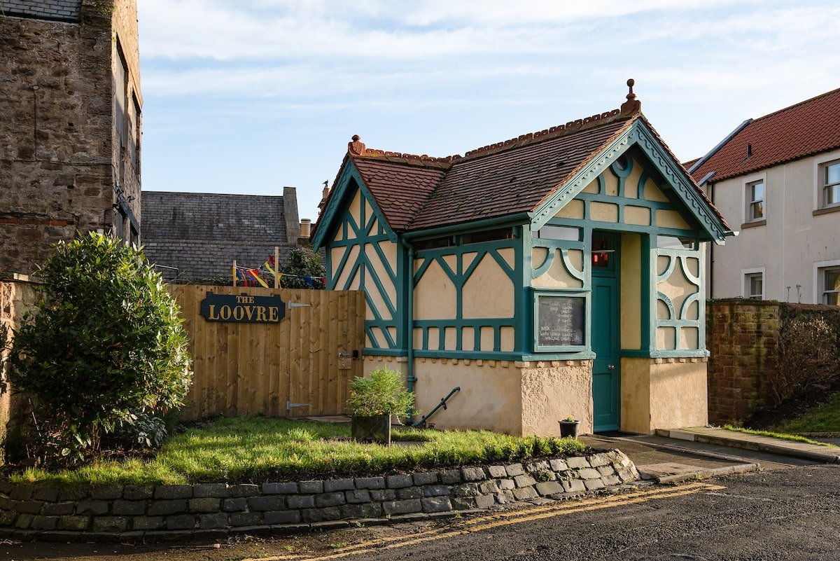 Take a Vacation in a Converted Public Toilet: The Unique Charm of The Loovre